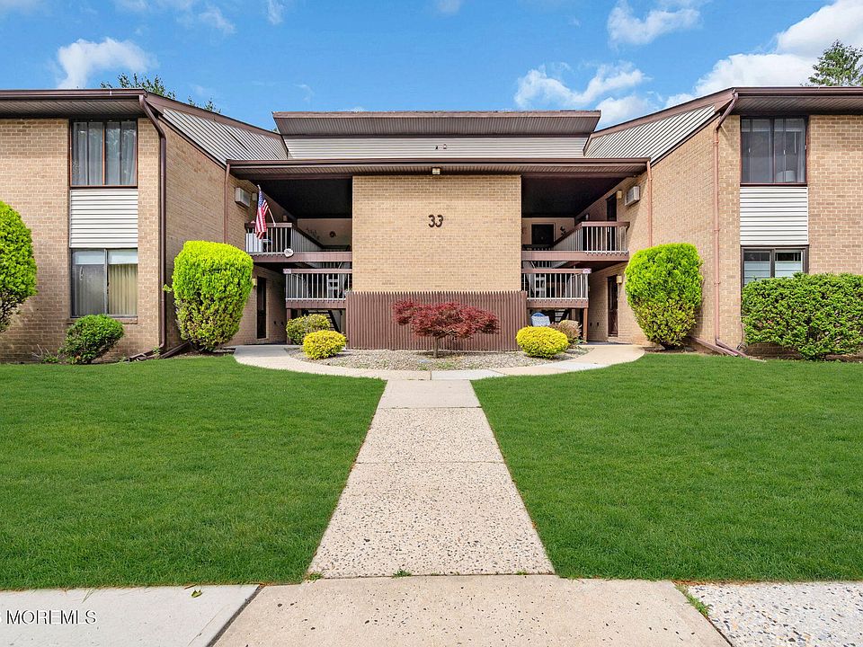 1st image of 33 Meadow Green Circle #A