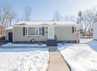 32 Glendale Rd, Latham, NY 12110