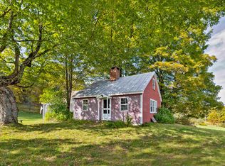 61 Crosby Rd, Topsham, VT 05076