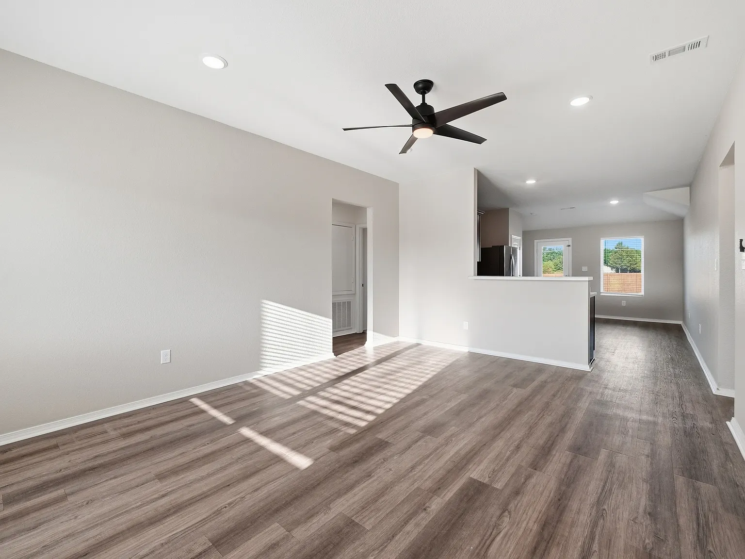 19 Farmhouse Circle - 1 — Photo 1