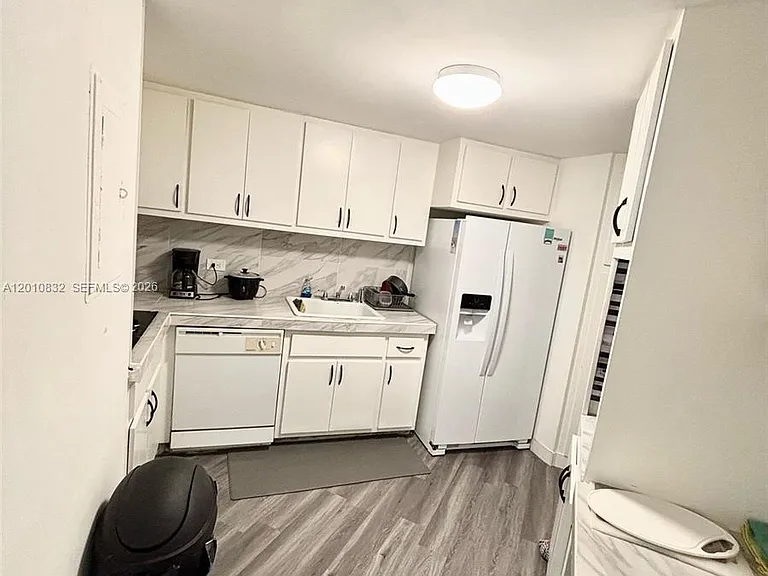 905 Brickell Bay Dr #1824 — Photo 2