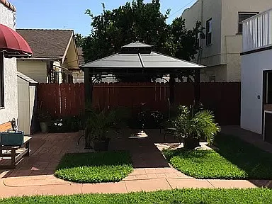 E 5th St, Long Beach — Photo 2
