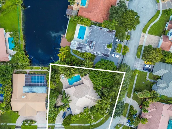 10101 SW 5th St, Plantation, FL 33324