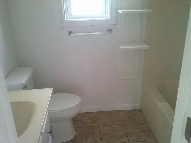 1523 W 9th St — Photo 4