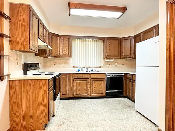 4th image of 1301 E 10th St