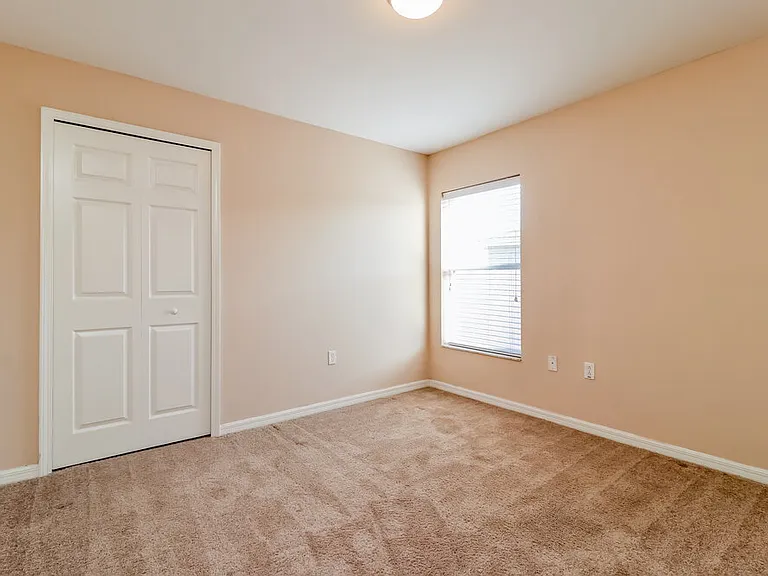 3920 Constantine Loop — Photo 13