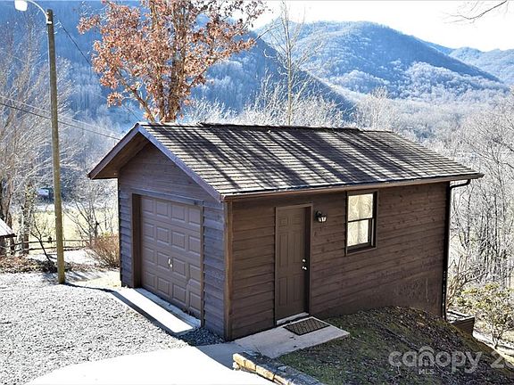 4th image of 133 Roberts Roost Est