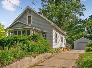 506 Pleasant View Dr, Des Moines, IA 50315