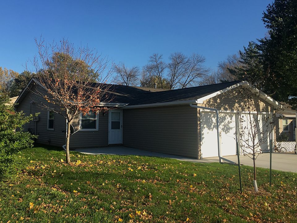 1020 Delaware