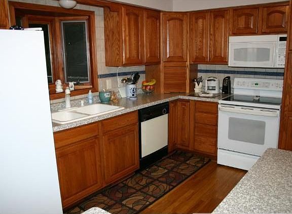 5th image of 831 13th Ave SE
