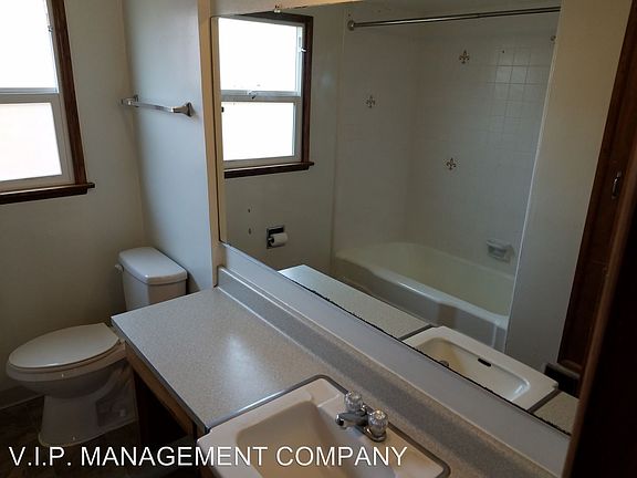 5th image of 3747 Birch St