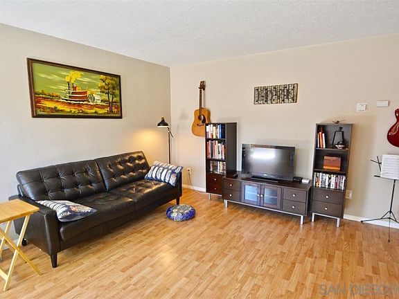 4th image of 4631 Mississippi St Unit 3