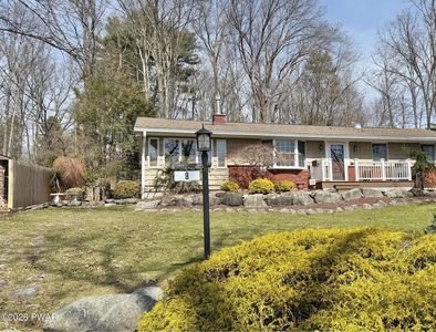 9 Shore Line Dr, Lakeville, PA, 18438