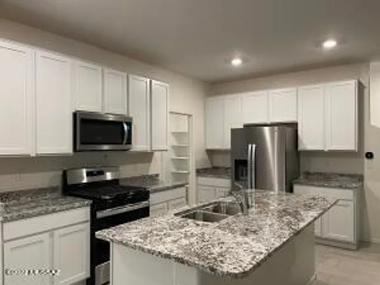 1123 E Descent St — Photo 10