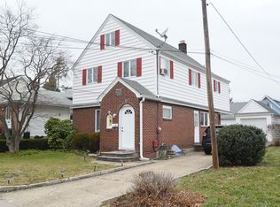 39 Ellard Ave, Great Neck, NY 11024
