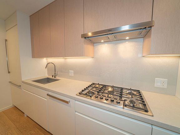 4th image of 877 S Francisco St #922