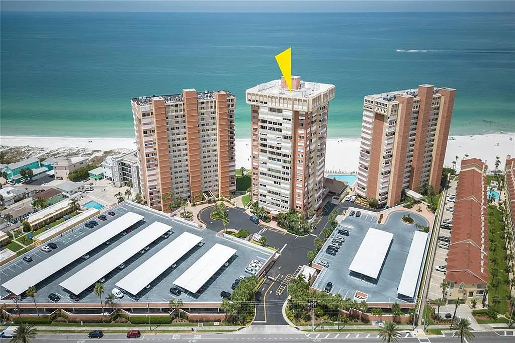 1 bed, 1.5 bath, 995 sqft, $2,495 — Photo 1