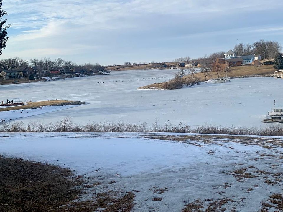 2nd image of 880 Dogwood Dr