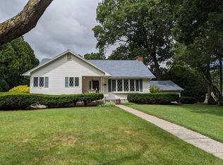 250 Bel Air Dr, Longmeadow, MA 01106