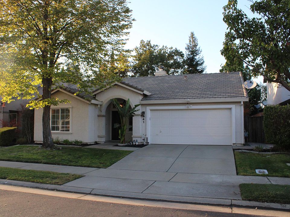 1st image of 641 Sherbourg Dr