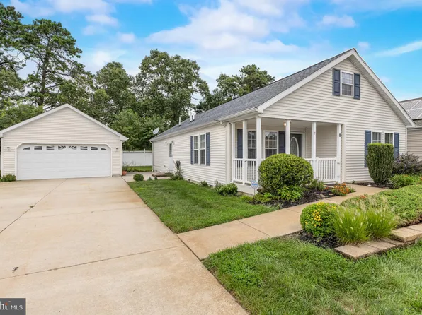 8 Liberty Dr, Millville, NJ 08332