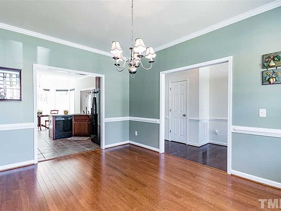 5th image of 26 Kings Canyon Ct