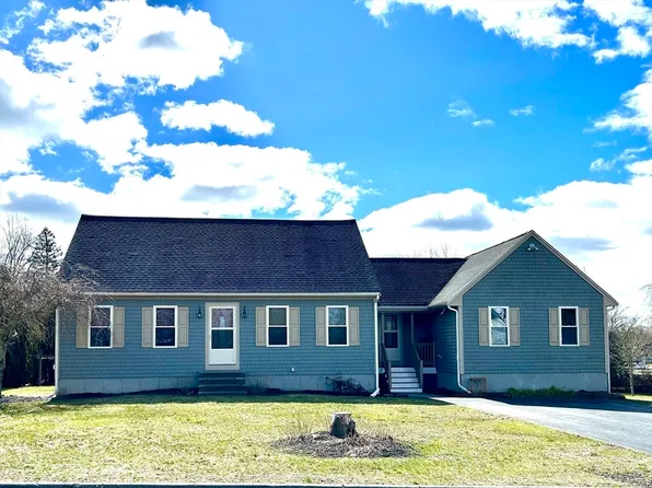 43 Boston Hill Rd, Fairhaven, MA 02719