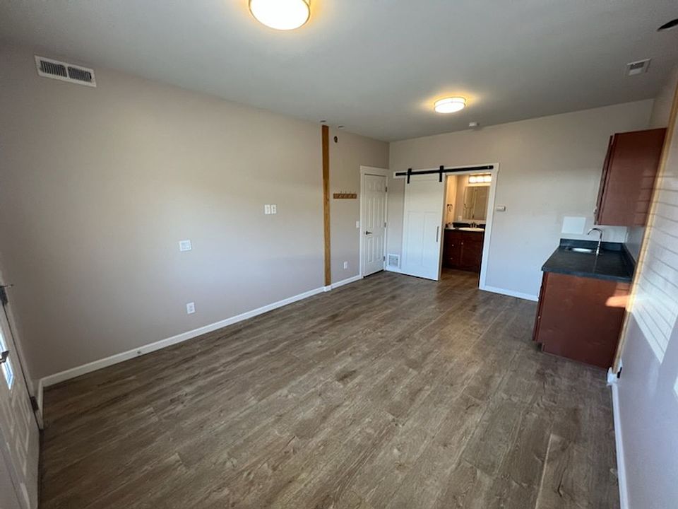 1st image of 215 W Whitman St #98826