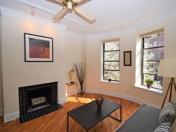 3rd image of 203 Park Pl APT 2F