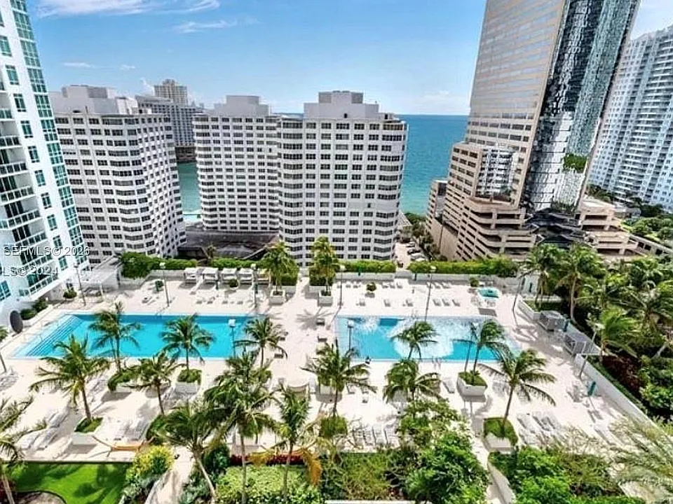 951 Brickell Ave #4103