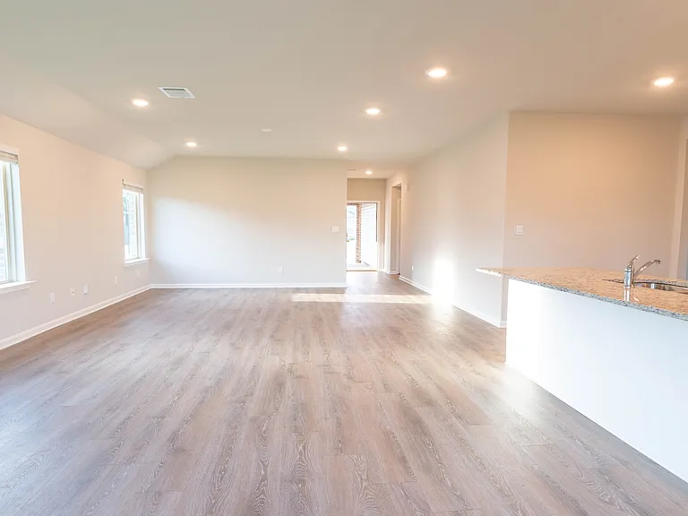 5388 Greenridge Ln — Photo 3