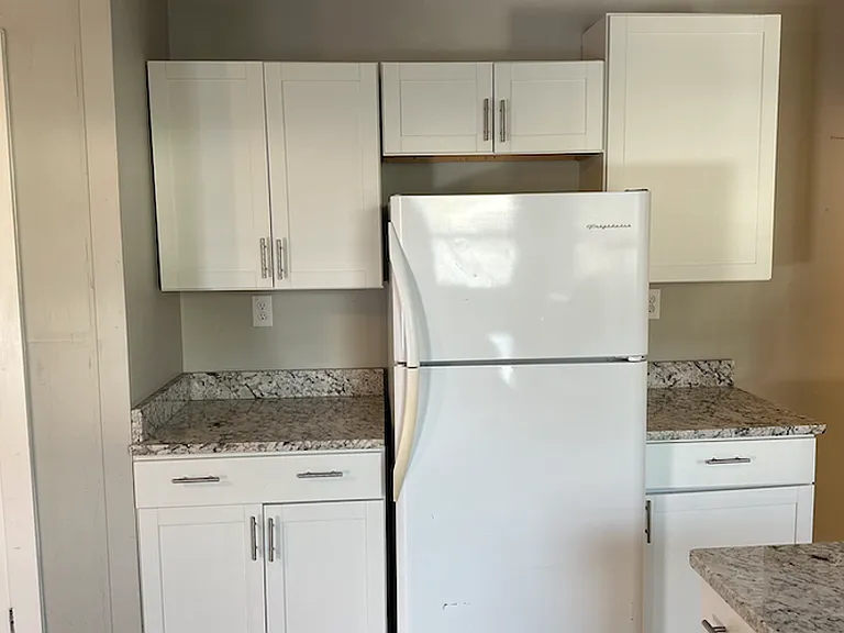 18 Calloway St #4 — Photo 3