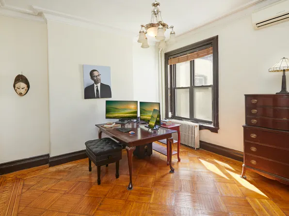 246 Gates Avenue image 14 of 19