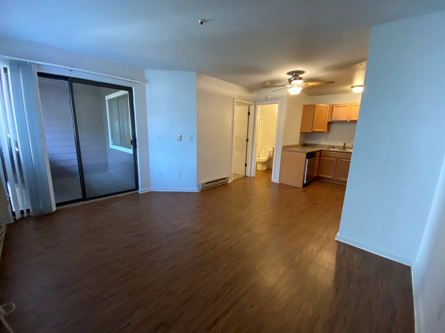 1 bed, 425 sqft, $1,695 — Photo 2