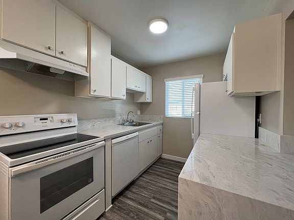 5th image of 482 Claydelle Ave Unit 5