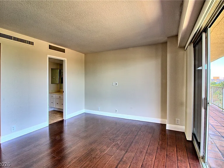 3111 Bel Air Dr #8E — Photo 6