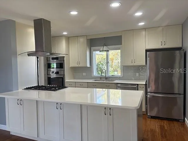 559 Chicago Ave — Photo 12