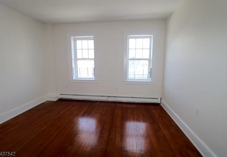 160-164 New York Ave #3 — Photo 14
