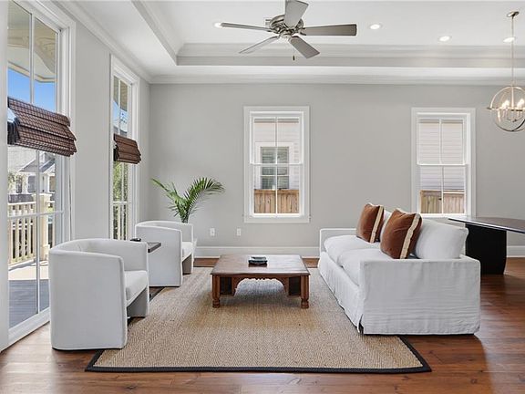 5th image of 2126 Columbus St
