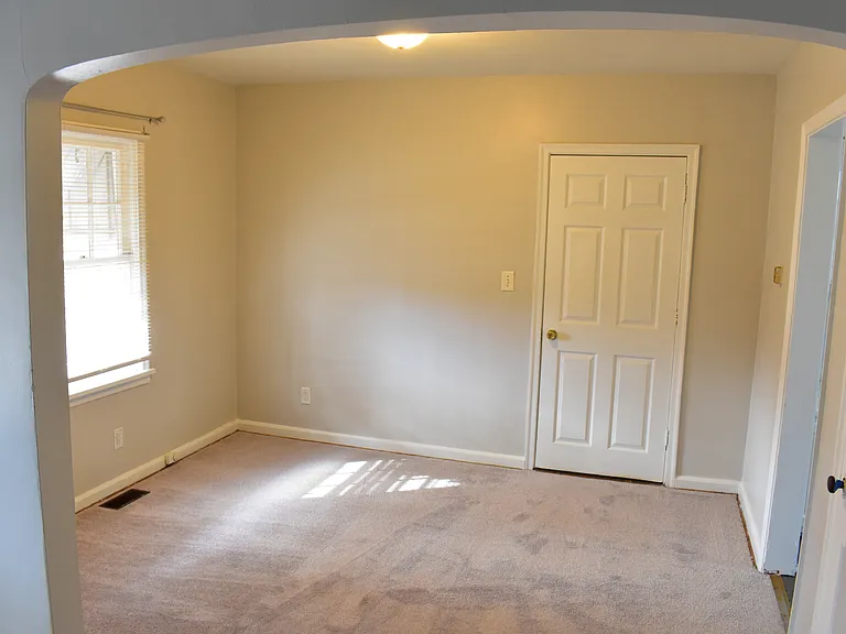 2774 Blount St — Photo 6