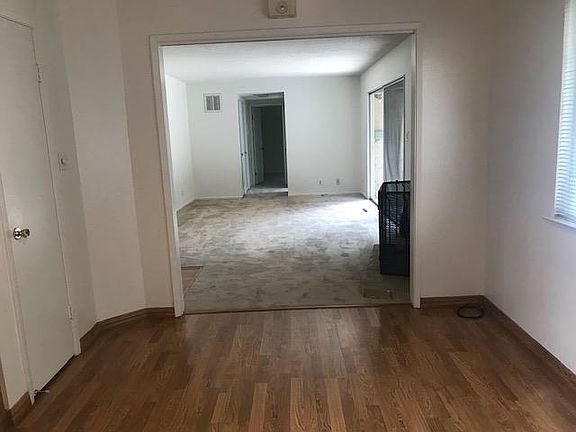 4th image of 332 Carriage Dr #3