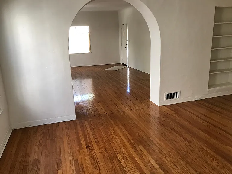 8366 Blackburn Ave — Photo 17