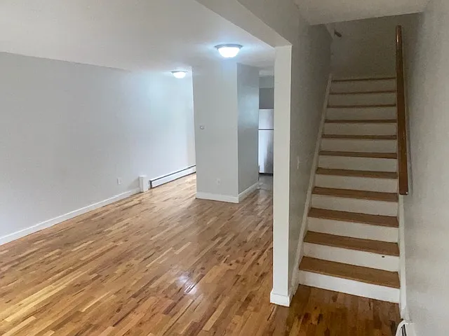 2 bed, 900 sqft, $2,300 — Photo 4