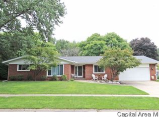 148 Cypress Point Dr, Springfield, IL 62704