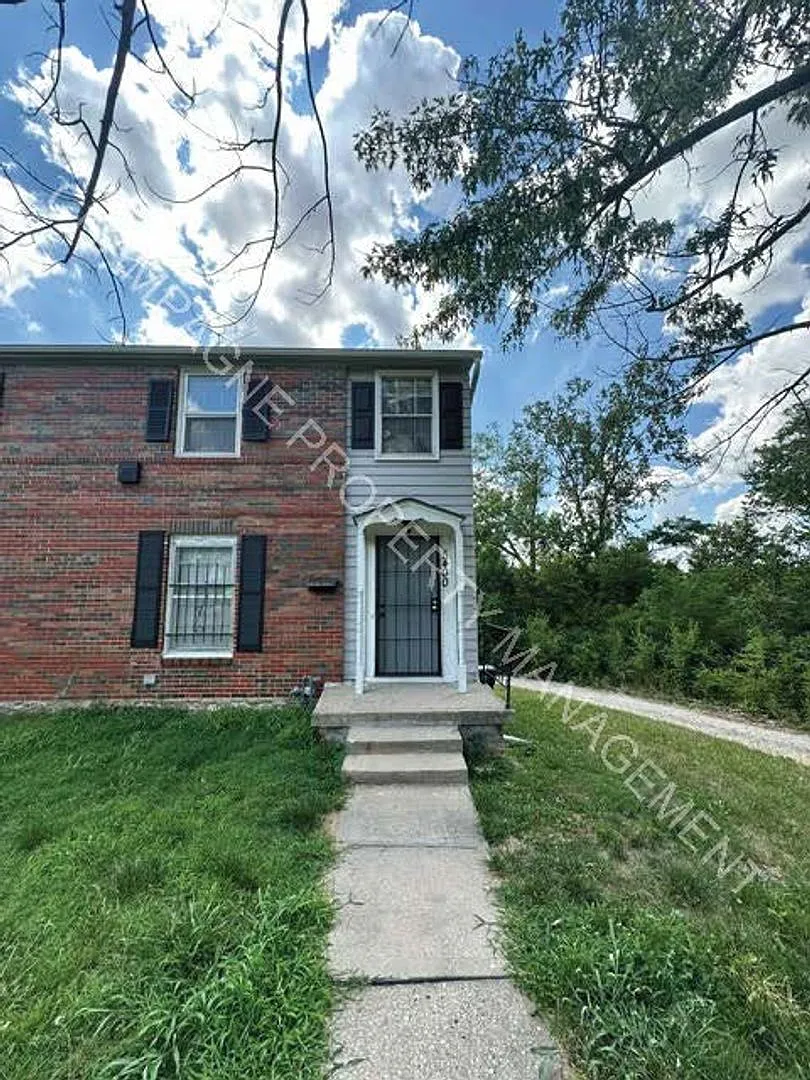 5400 Swope Pkwy — Photo 1