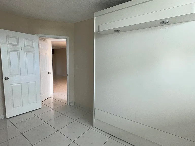 5300 NE 24th Ter #211C — Photo 28