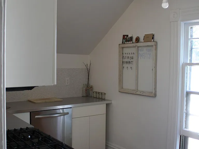 328 Paris Ave SE #4 — Photo 3