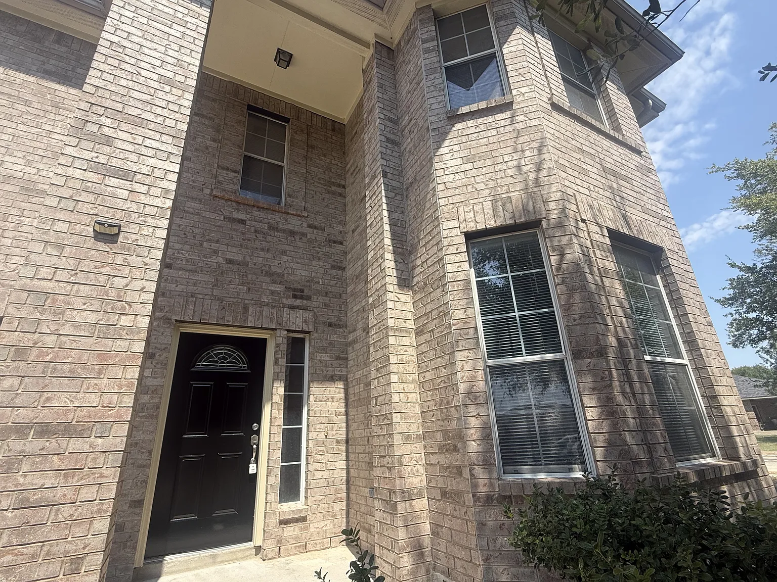 811 Shadow Creek Boulevard - 1 — Photo 2