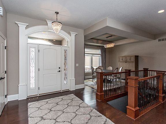 5th image of 1317 Oakwood Dr
