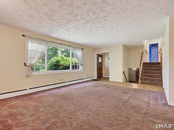 5th image of 1526 Hartford Turnpike